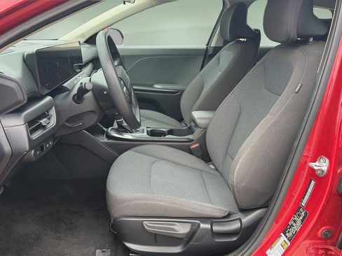 Used 2025 Kia K4 FWD image 21