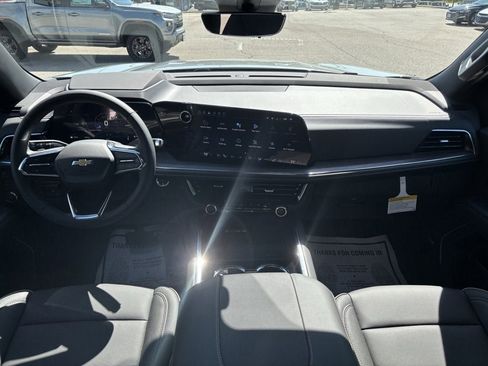 New 2026 Chevrolet Suburban Premier image 14