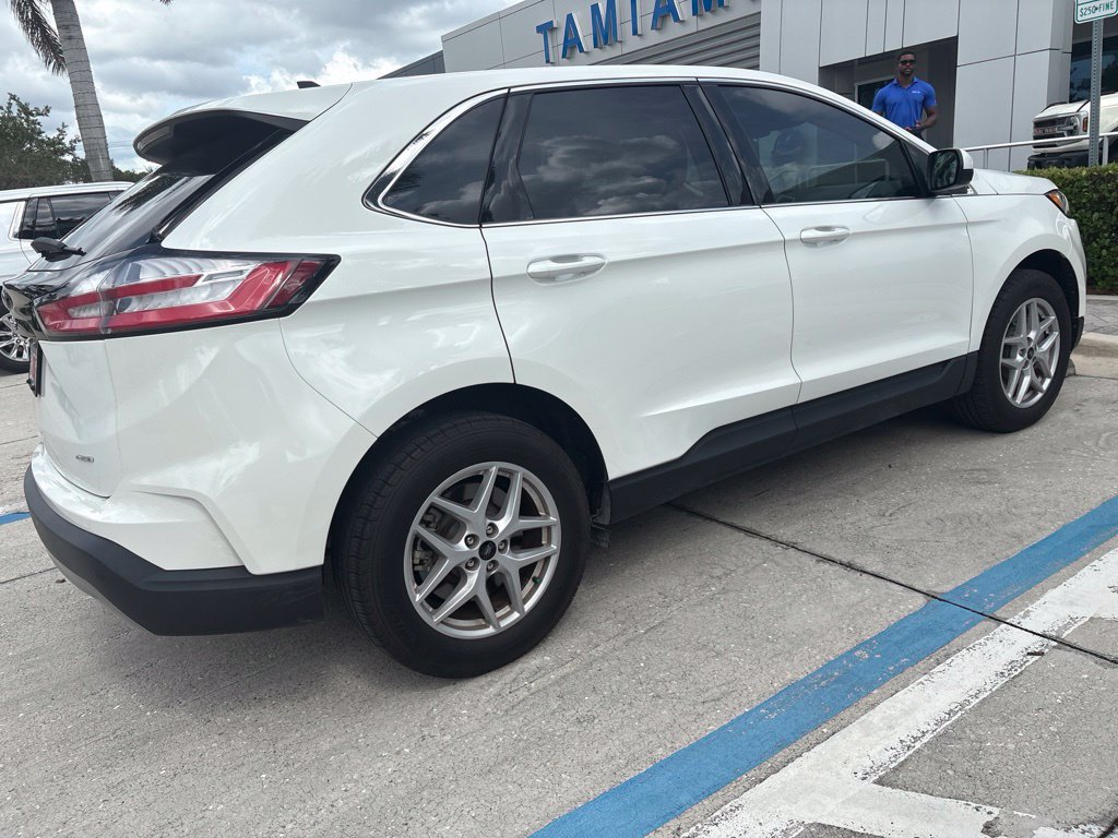 Used 2024 Ford Edge SEL AWD/4WD image 3
