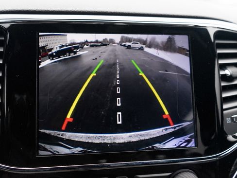 Used 2019 Jeep Grand Cherokee Limited image 18