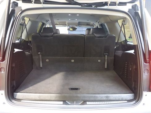 Used 2017 Chevrolet Suburban LT image 59