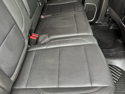Used 2023 Chevrolet Silverado 1500 LT AWD/4WD image 38