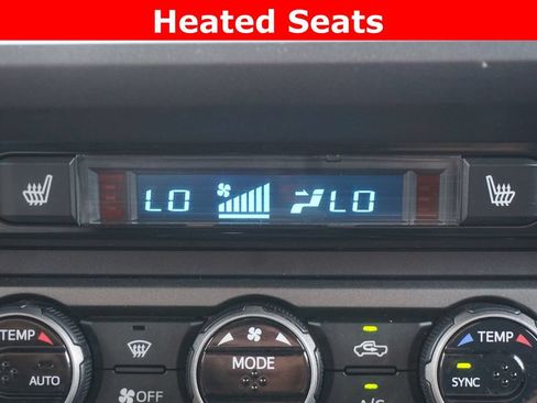 Used 2017 Toyota Tacoma TRD Off-Road AWD/4WD image 7