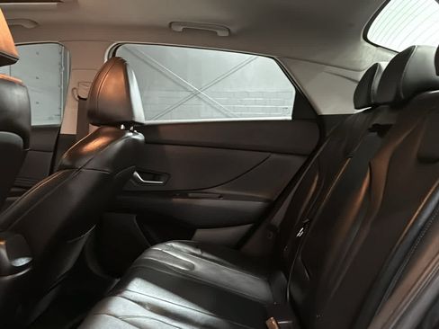 Used 2022 Hyundai Elantra Limited FWD image 21
