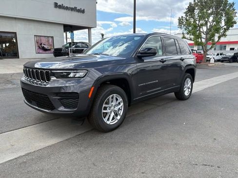 New 2026 Jeep Grand Cherokee 2WD image 3