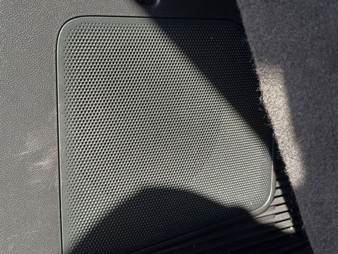 Used 2020 Ford Explorer Platinum w/ Premium Technology Package image 16