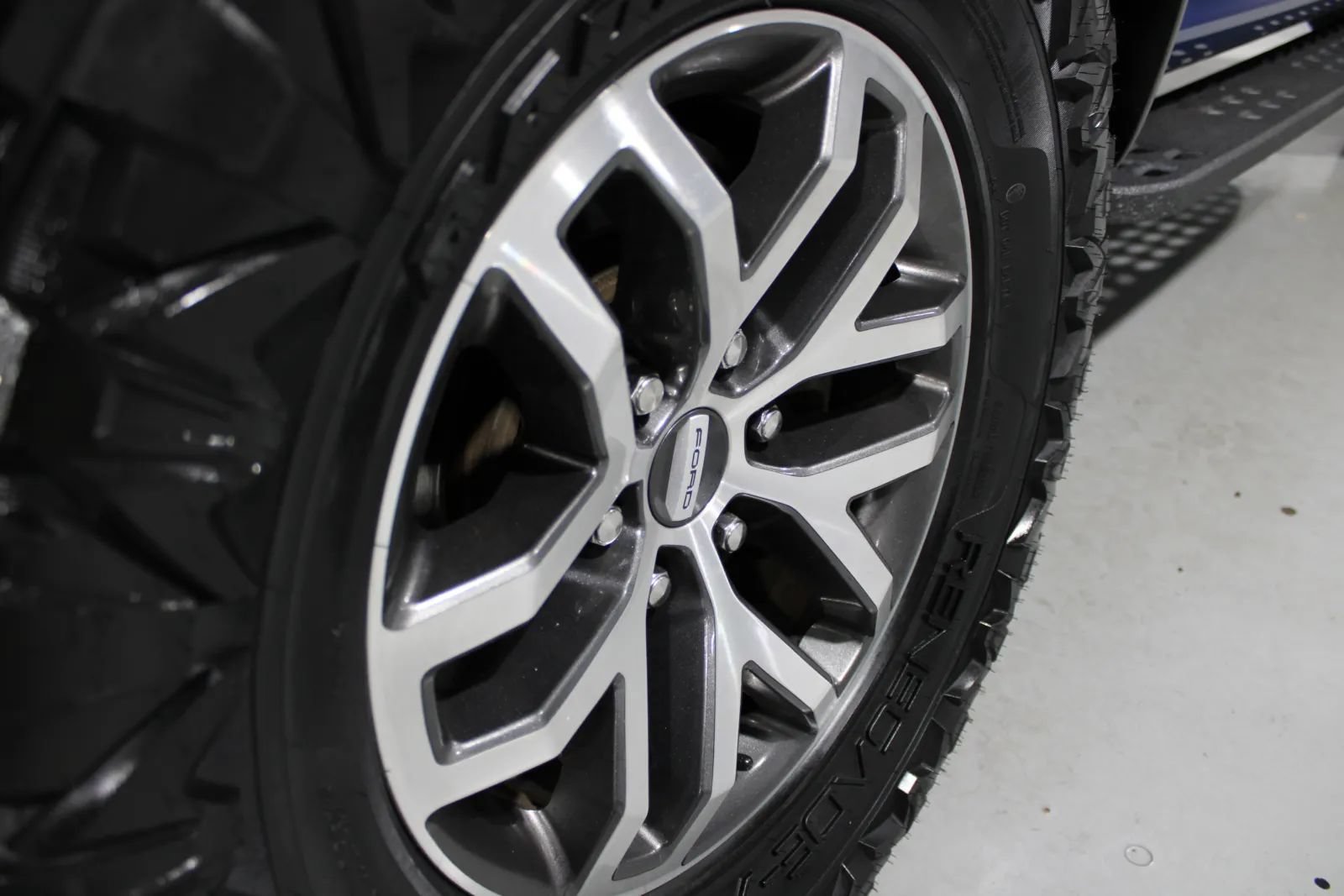 Used 2018 Ford F150 Raptor w/ Equipment Group 802A Luxury AWD/4WD image 38