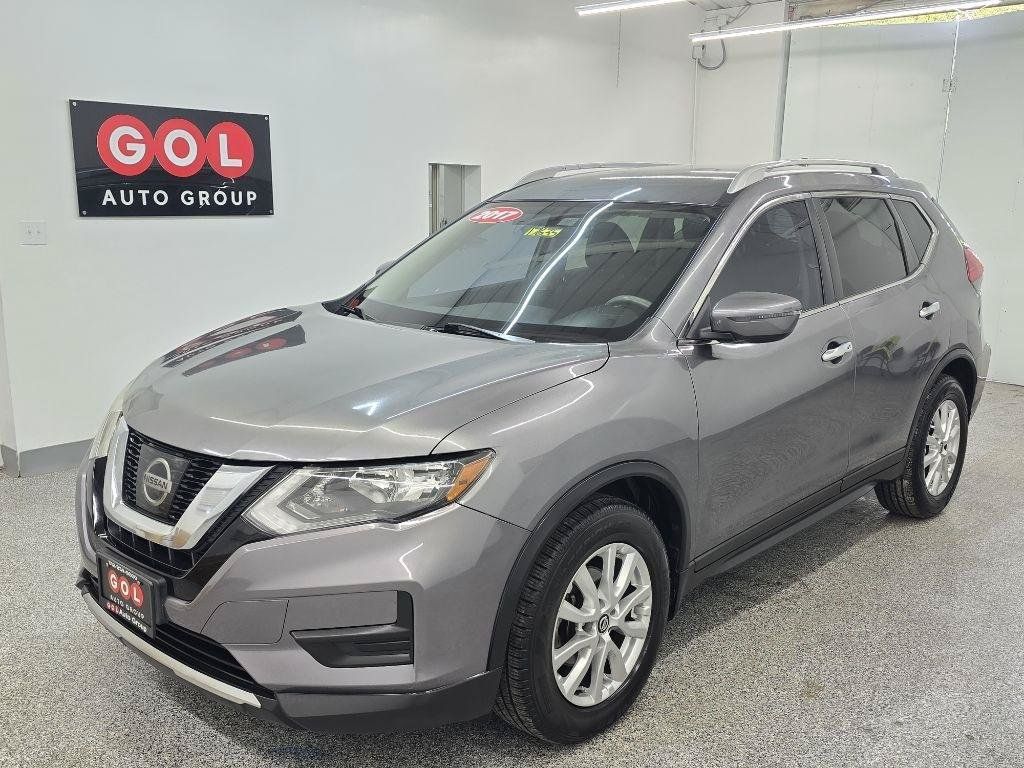 Used 2017 Nissan Rogue SV FWD image 3