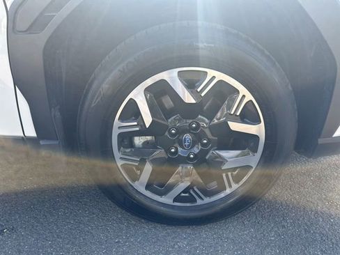 Certified 2025 Subaru Forester Premium AWD/4WD image 28