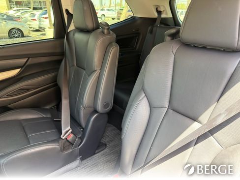 Used 2022 Subaru Ascent Limited w/ Technology Package AWD/4WD image 28