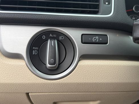 Used 2015 Volkswagen Passat 1.8T Limited Edition image 22