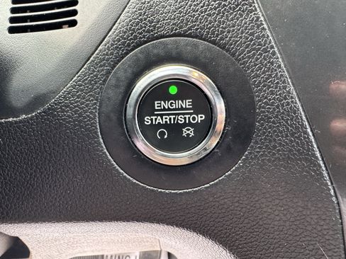 Used 2019 Ford Explorer XLT w/ Equipment Group 202A FWD image 13