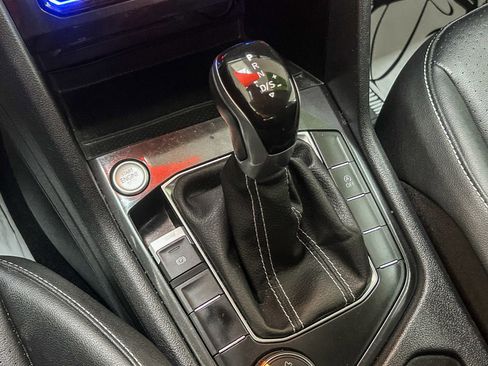 Used 2023 Volkswagen Tiguan SE image 19