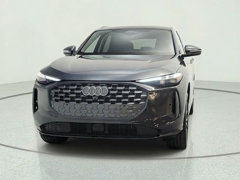 Used 2025 Audi Q5 Premium Plus w/ Premium Plus AWD/4WD image 2