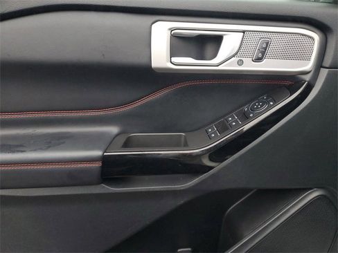 Certified 2023 Ford Explorer ST-Line w/ Class IV Trailer Tow Package image 9