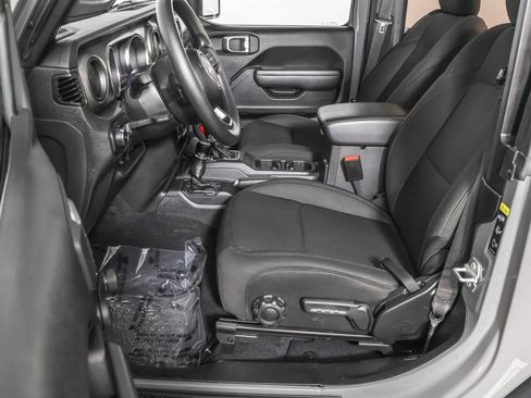 Used 2022 Jeep Wrangler Sport AWD/4WD image 23