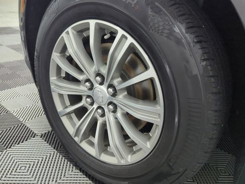 Used 2018 Cadillac XT5 Luxury AWD/4WD image 37