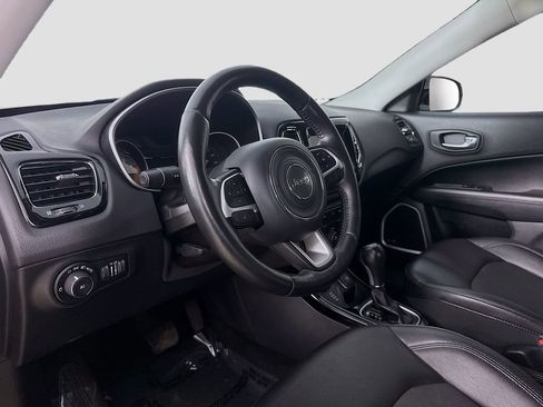 Used 2019 Jeep Compass Latitude AWD/4WD image 10