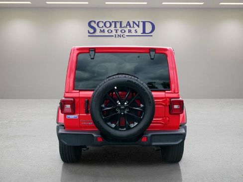 Used 2025 Jeep Wrangler Unlimited Sahara w/ Safety Group AWD/4WD image 7