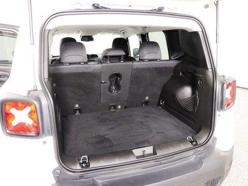 Used 2020 Jeep Renegade Altitude image 14