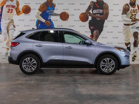 Used 2022 Ford Escape SEL w/ Technology Package image 19