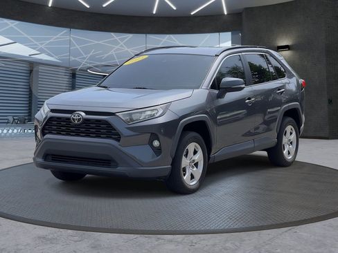 Used 2021 Toyota RAV4 XLE AWD/4WD image 2