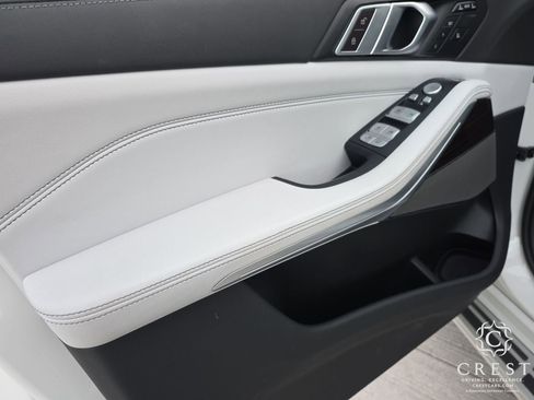 Used 2024 BMW X7 xDrive40i image 7