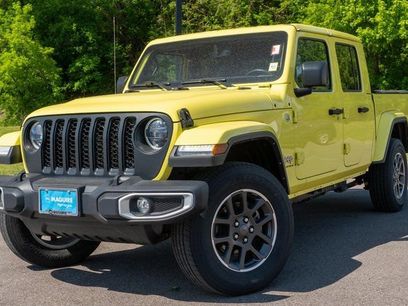 Used 2023 Jeep Gladiator Overland w/ Popular Equipment Package