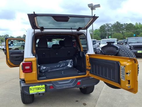 New 2026 Jeep Wrangler Unlimited Sahara AWD/4WD image 17