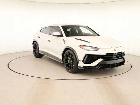 Used 2023 Lamborghini Urus Performante AWD/4WD image 10