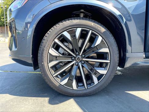 New 2026 Volvo XC90 T8 Ultra w/ Protection Package AWD/4WD image 14