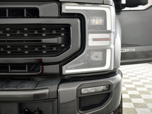 Used 2020 Ford F250 Lariat image 2