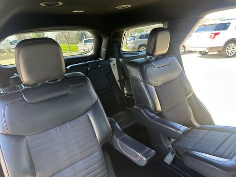 Used 2025 Ford Explorer ST-Line AWD/4WD image 23