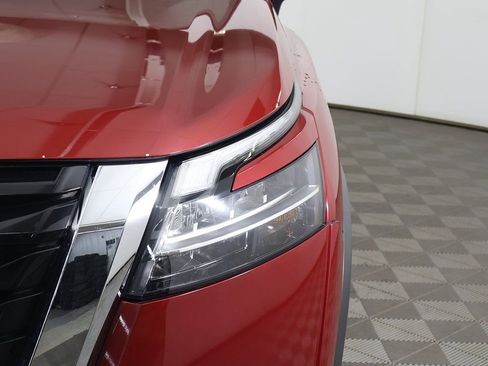 Used 2023 Nissan Pathfinder SL w/ Lighting Package (N92) image 16