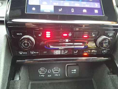 Used 2022 Jeep Grand Cherokee Altitude image 15