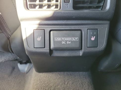 Used 2018 Subaru Outback 2.5i Limited image 11