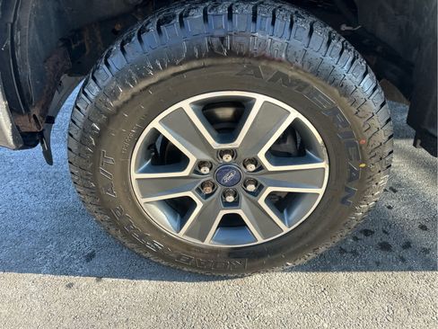 Used 2016 Ford F150 XLT w/ Equipment Group 302A Luxury image 11