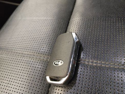 Used 2020 Kia Telluride EX w/ EX Premium Package image 32