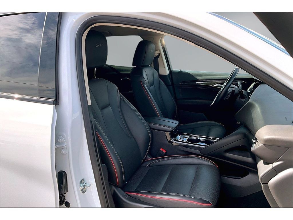 Used 2023 Buick Envision Essence w/ Technology Package I AWD/4WD image 29