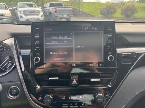 Used 2024 Toyota Camry XLE FWD image 9