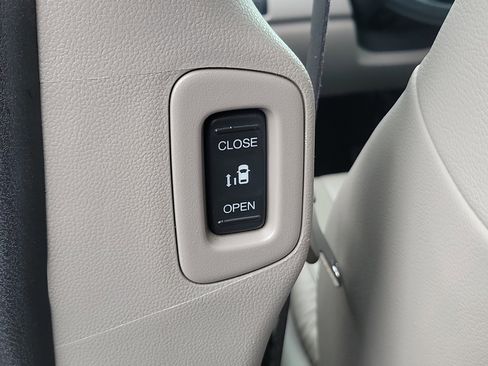 Used 2016 Honda Odyssey EX-L image 15