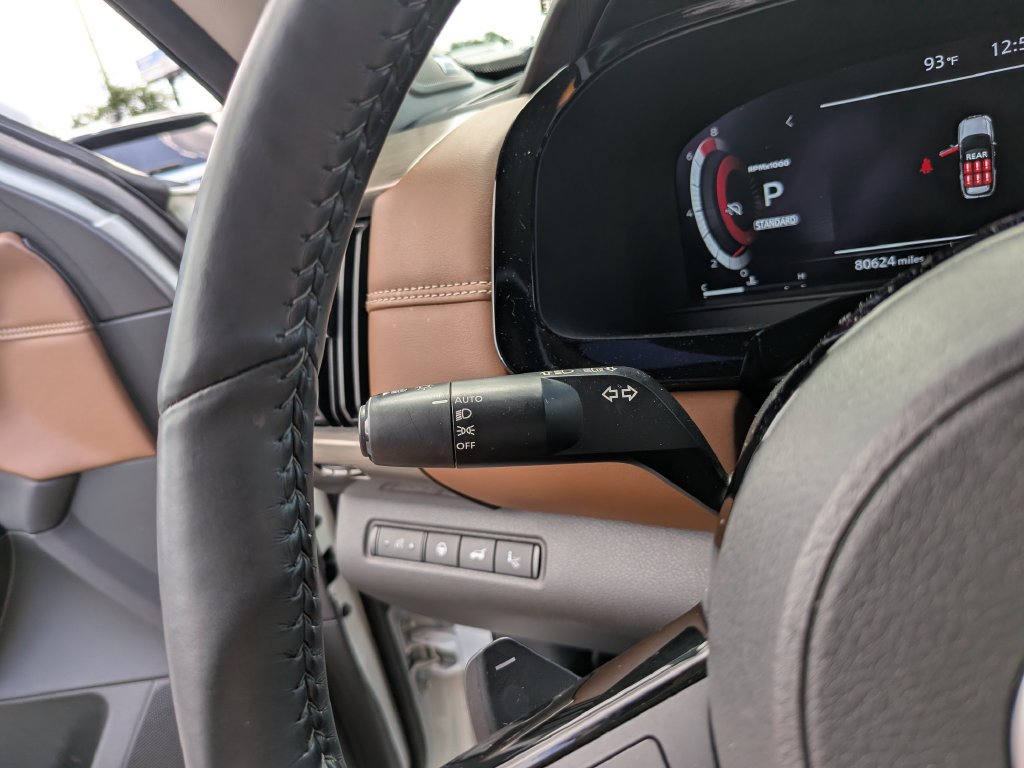 Used 2024 Nissan Pathfinder Platinum w/ Black Appearance Package FWD image 30