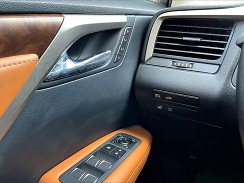 Used 2022 Lexus RX 350L FWD w/ Premium Package image 36