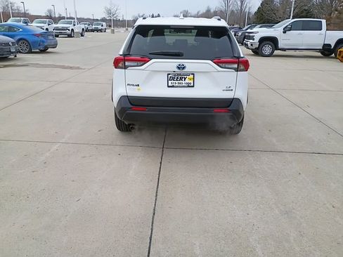 Used 2019 Toyota RAV4 LE w/ Carpet Mat Package image 12