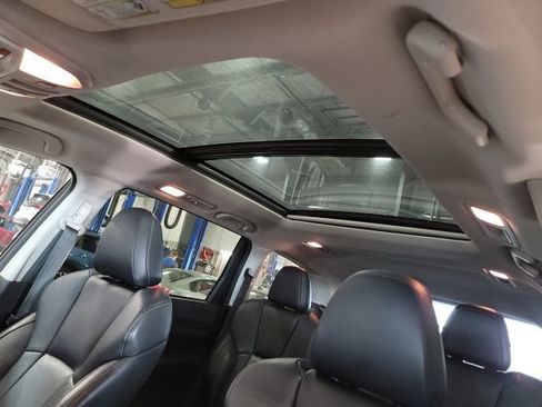 Used 2020 Subaru Ascent Limited w/ Technology Package AWD/4WD image 9