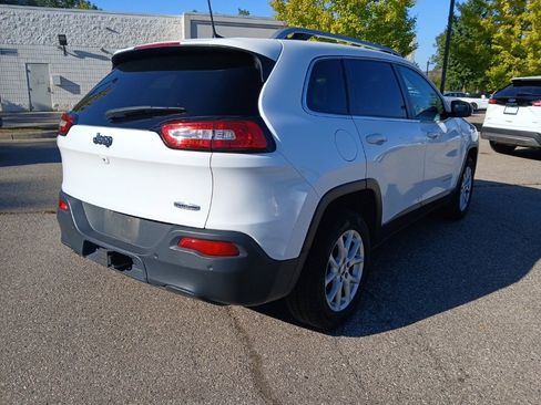 Used 2017 Jeep Cherokee Latitude w/ Safety/Convenience Group image 5