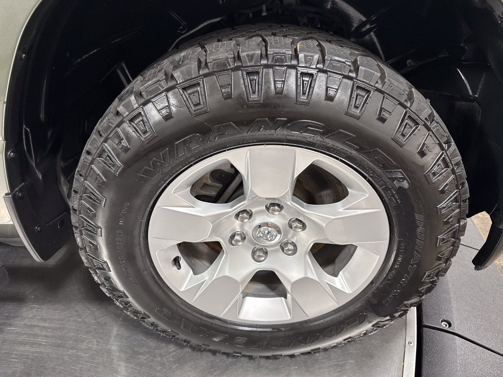 Used 2020 RAM 1500 Big Horn AWD/4WD image 14