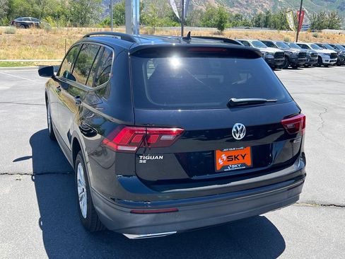 Used 2019 Volkswagen Tiguan SE w/ 3rd Row Seat Package AWD/4WD image 11