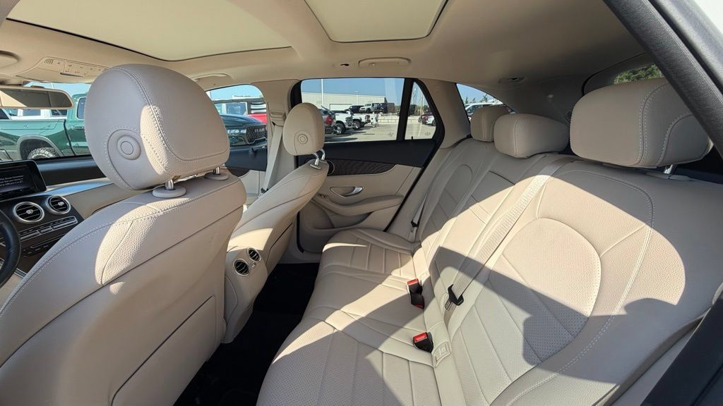 Used 2019 Mercedes-Benz GLC 300 4MATIC image 12