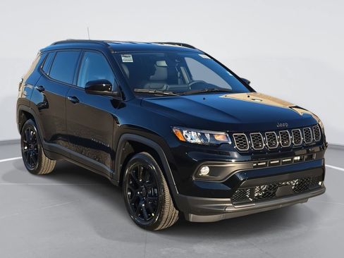 New 2026 Jeep Compass Latitude image 3